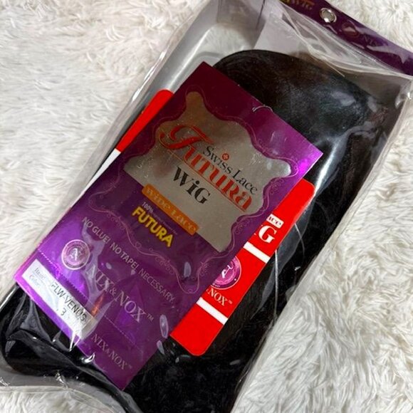 Nix & Nox Swiss Lace Futura 25" FLW-Venus Color 1B Wavy No Glue! Synthetic Wig - Picture 1 of 16